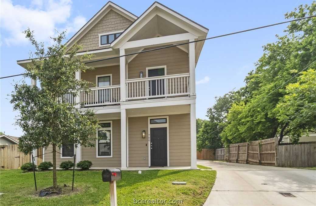 photo 2: 700 Highlands Street, College Station TX 77840