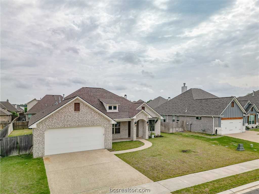 photo 3: 3212 Glencairn Court, Bryan TX 77808