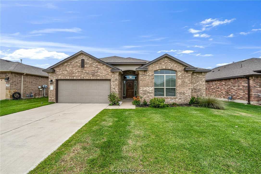 photo 1: 7716 Bunker Drive, Navasota TX 77868