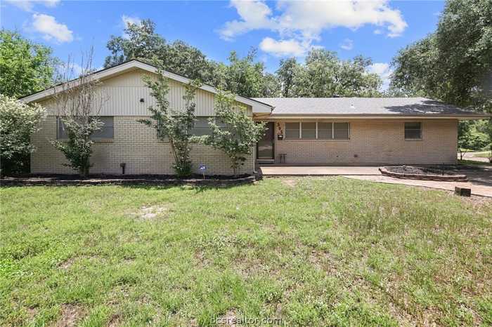 photo 1: 305 Brookside Drive W, Bryan TX 77801