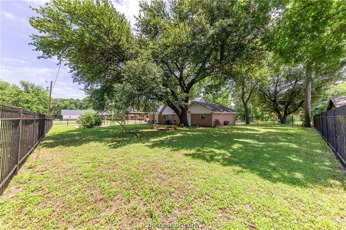 photo 28: 902 W 3rd St, Hearne TX 77859