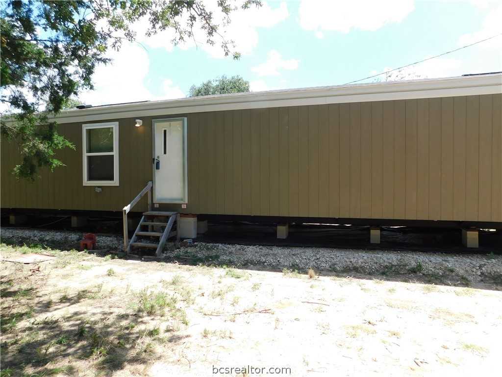 photo 1: 1400 Merners Trail, Caldwell TX 77836