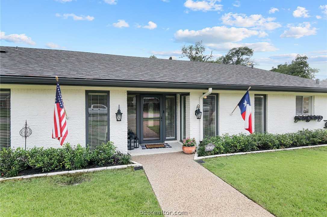 photo 3: 3415 Parkway, Bryan TX 77802