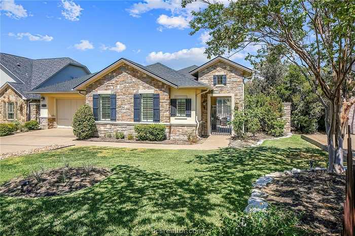 photo 2: 3209 Walnut Creek Court, Bryan TX 77807