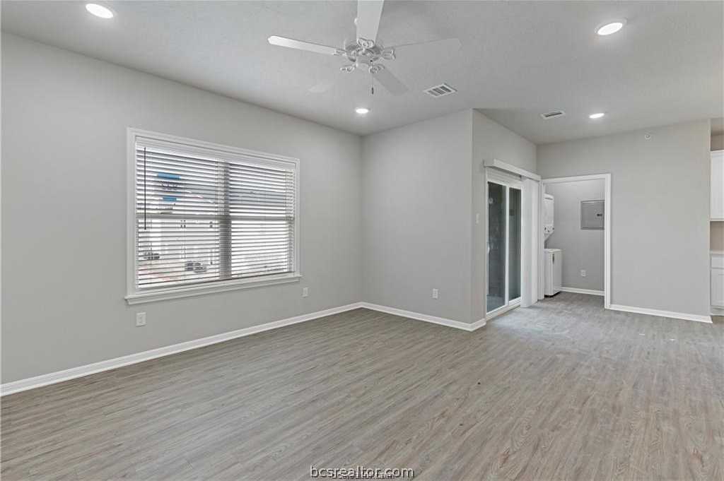 photo 2: 1326 Prairie Drive Unit 1211, Bryan TX 77803