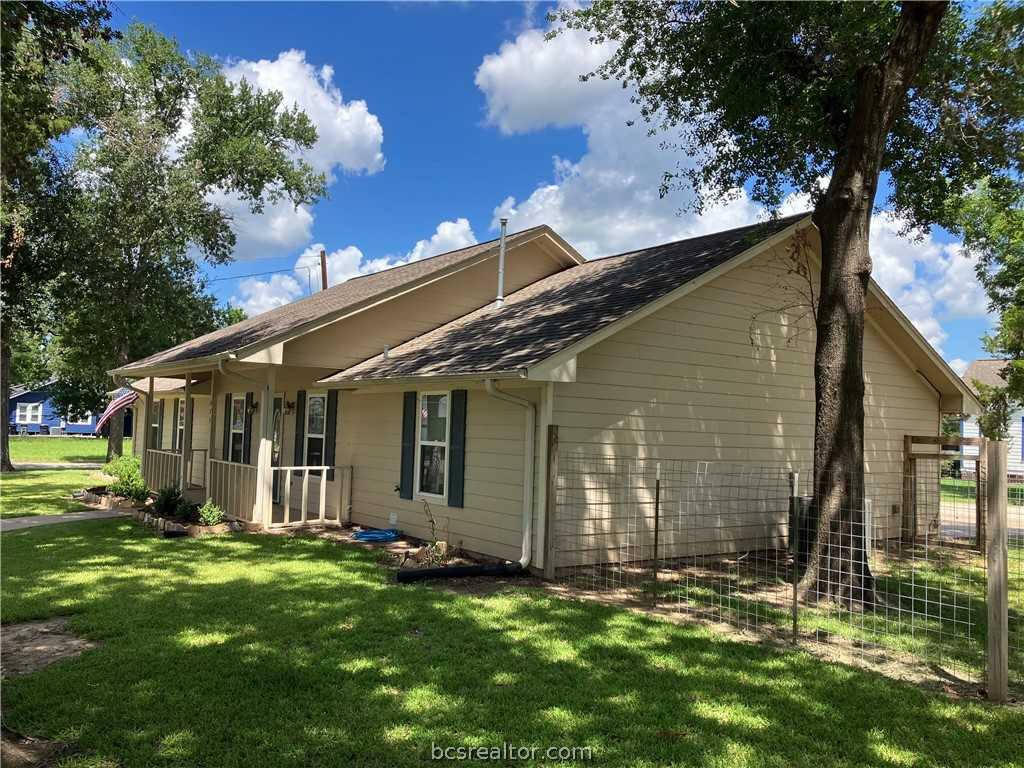 photo 3: 471 8th Street, Somerville TX 77879