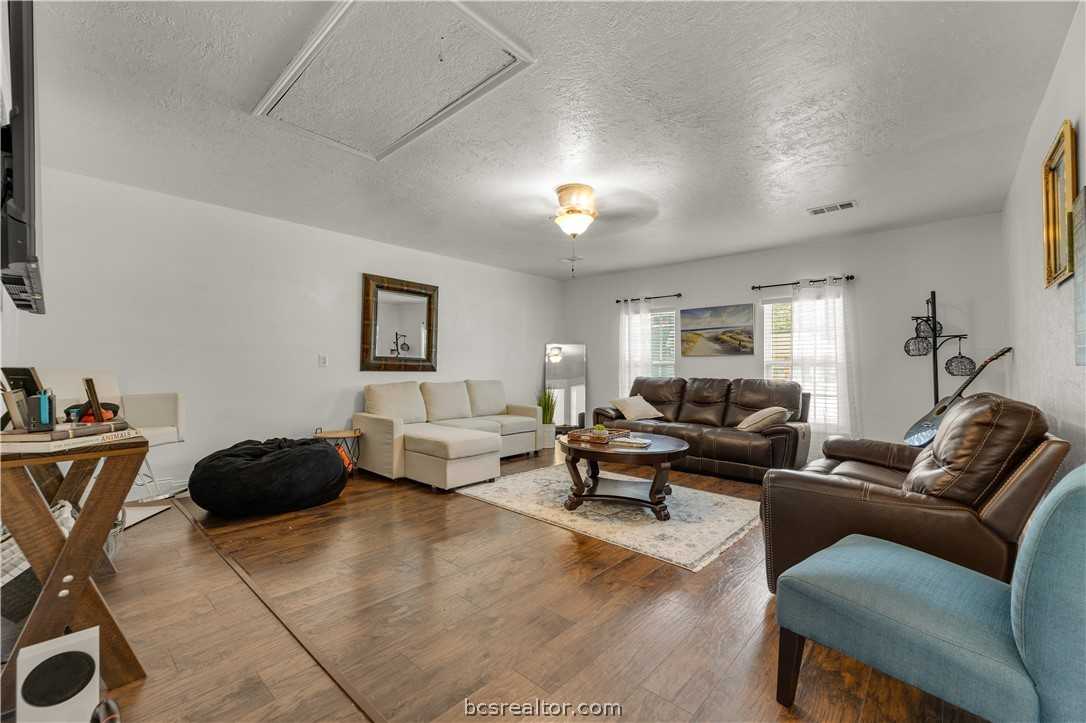 photo 2: 212 Copper Falls Drive, Bryan TX 77803