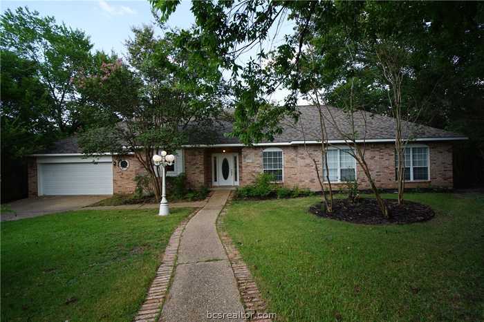 photo 1: 3023 Hummingbird Circle, Bryan TX 77807