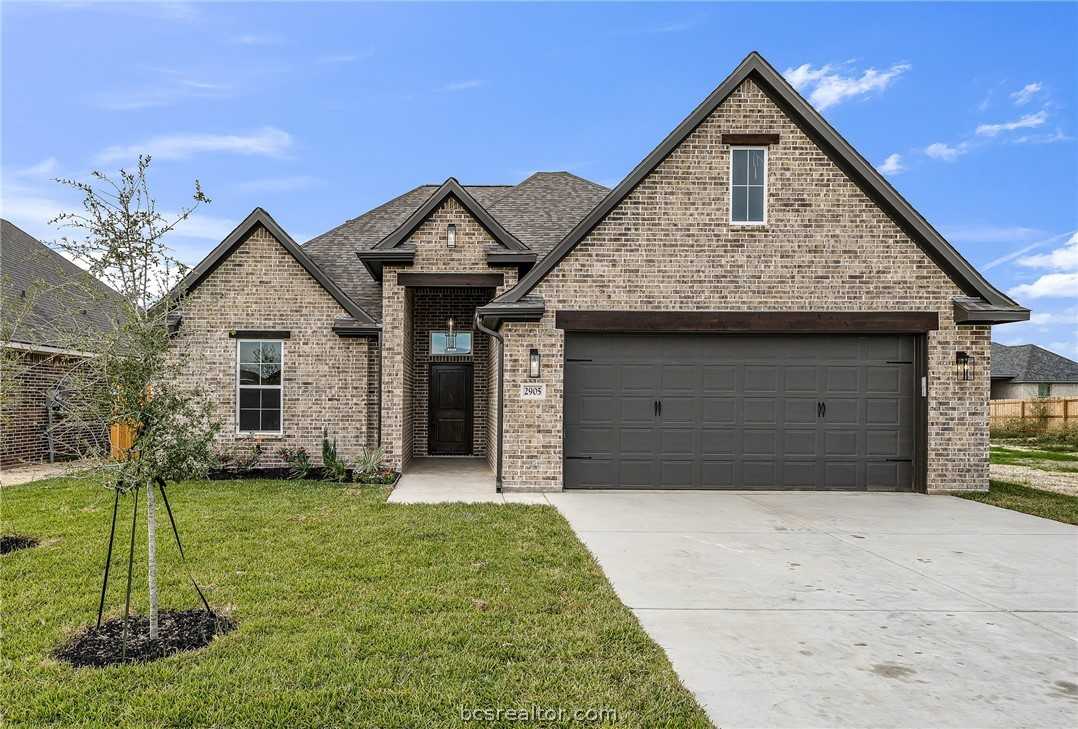 photo 1: 5004 Royal Arch Drive, Bryan TX 77802