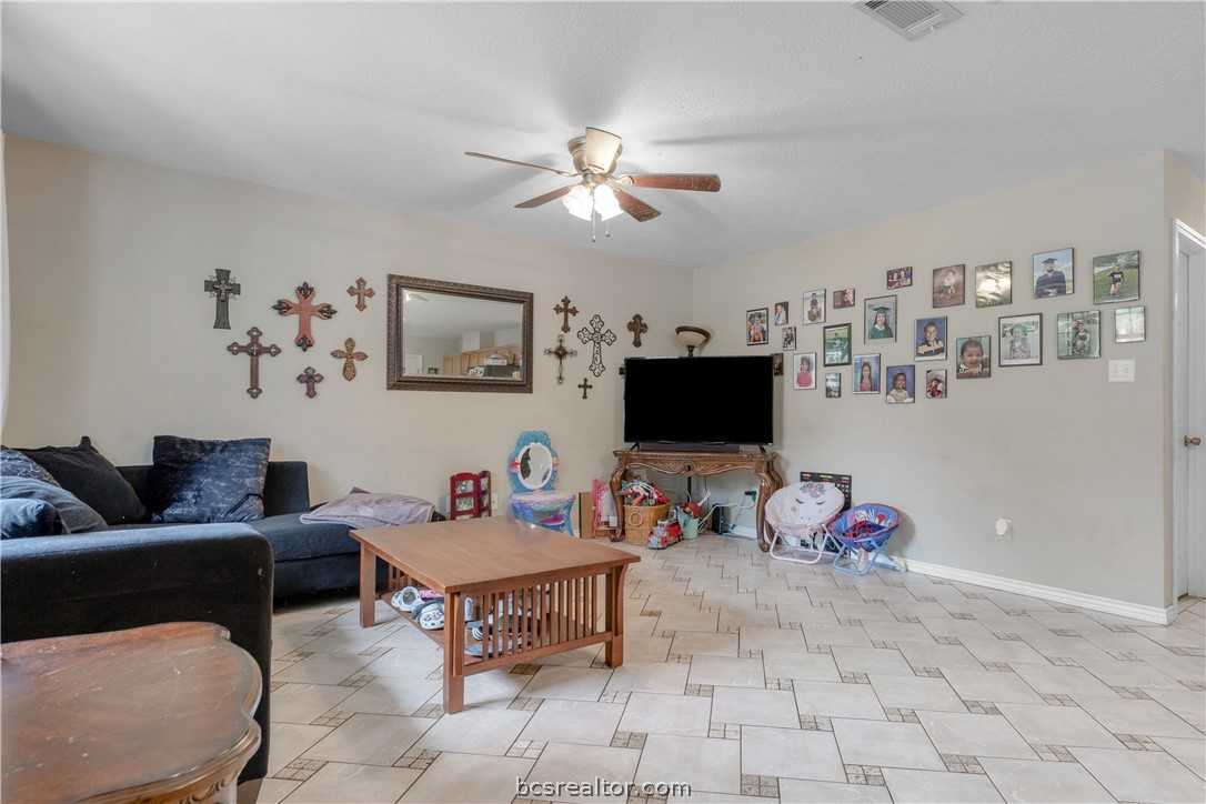 photo 3: 1625 Henry Street, Bryan TX 77803