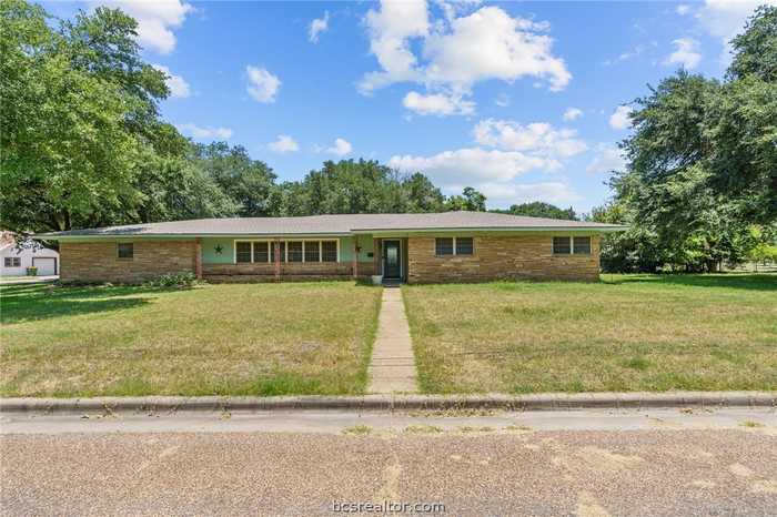 photo 1: 510 Calvert Street, Hearne TX 77859