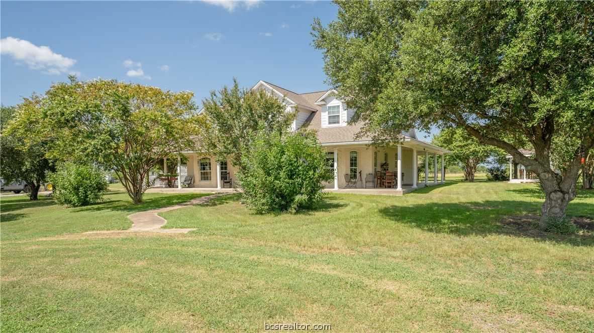 photo 1: 845 County Road 208, Caldwell TX 77836