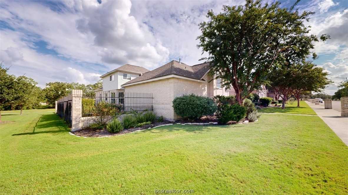 photo 2: 4926 Spearman Drive, College Station TX 77845