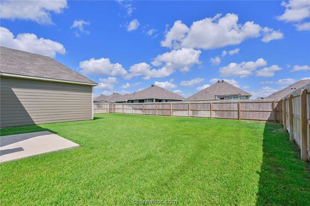 photo 3: 1933 Viva Road, Bryan TX 77807