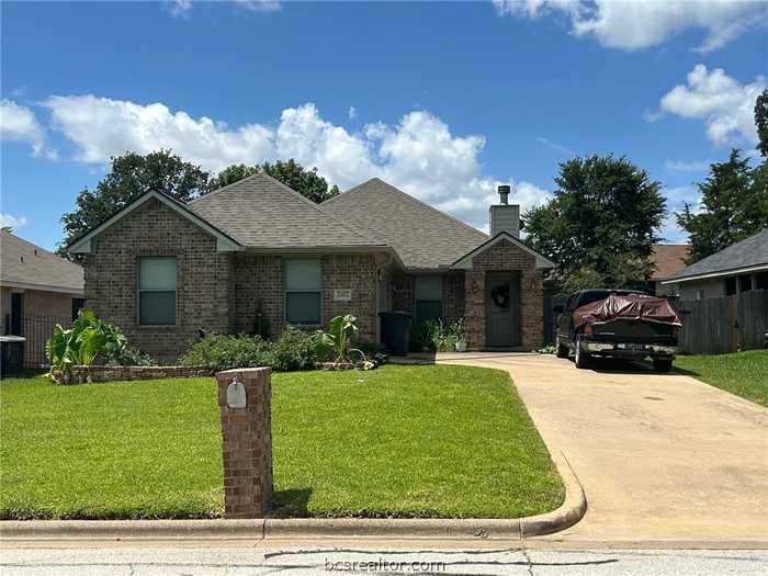 photo 1: 2402 PLEASANT ROSE Circle, Bryan TX 77808