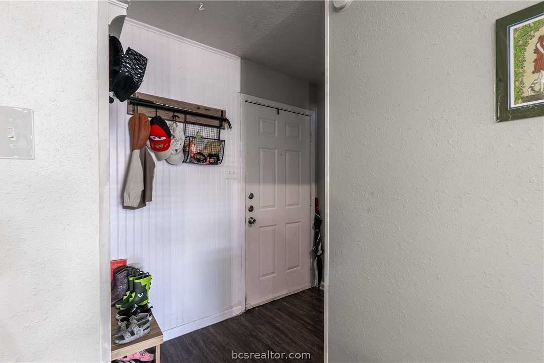 photo 3: 1410 Summit Street, College Station TX 77845