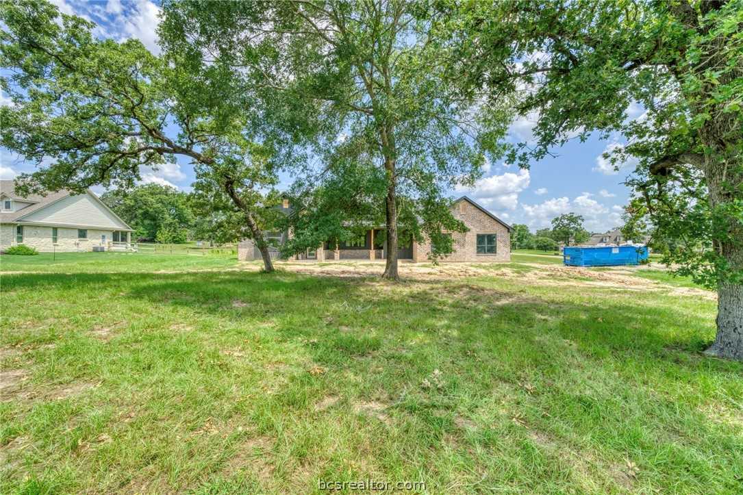 photo 2: 10414 Cornwall Lane, Iola TX 77861