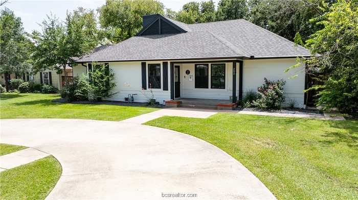 photo 2: 204 Pershing, College Station TX 77840