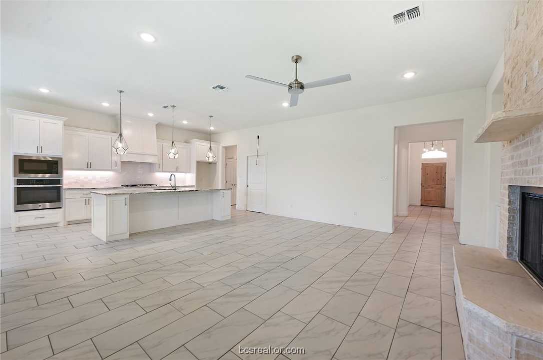 photo 3: 2900 Bombay Court, Bryan TX 77808