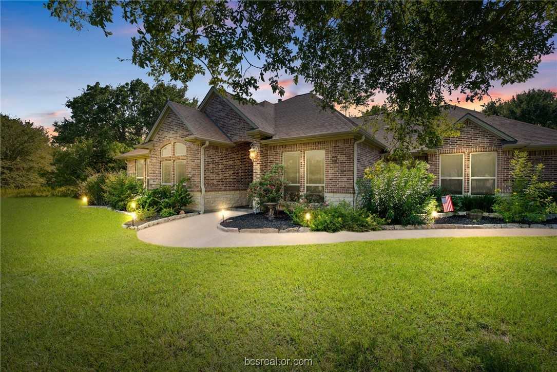 photo 2: 7176 River Place Court, College Station TX 77845