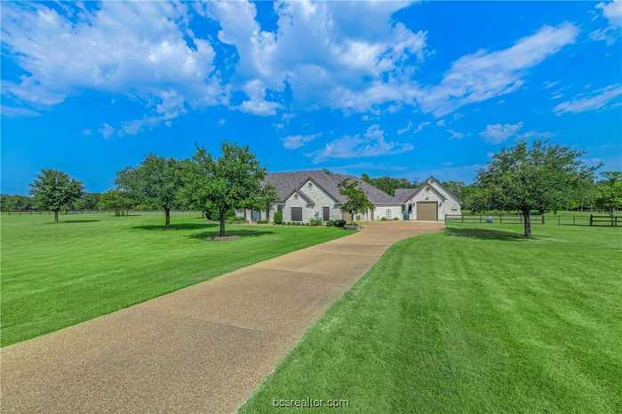 photo 2: 9726 Shadow Creek Trail, Hearne TX 77859