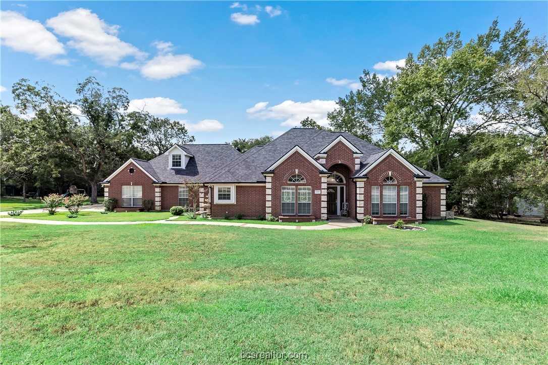 photo 1: 2009 Pinewood Drive, Bryan TX 77807