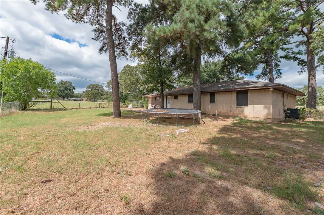 photo 3: 3270 County Road 332, Caldwell TX 77836