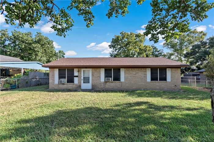 photo 1: 904 N Temple Street, Caldwell TX 77836