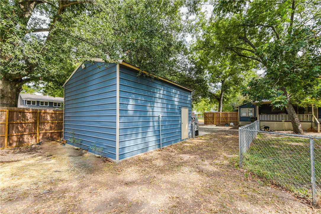 photo 3: 602 W Buck Street, Caldwell TX 77836