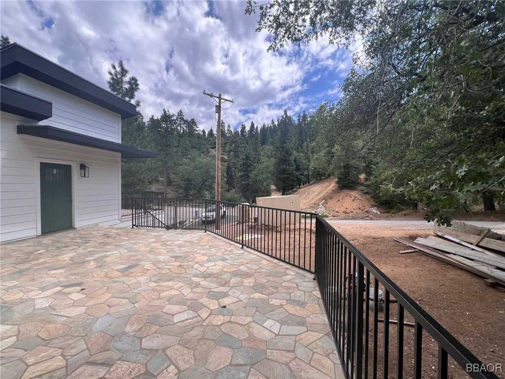 photo 2: 41632 Thrush Court, Big Bear Lake CA 92315