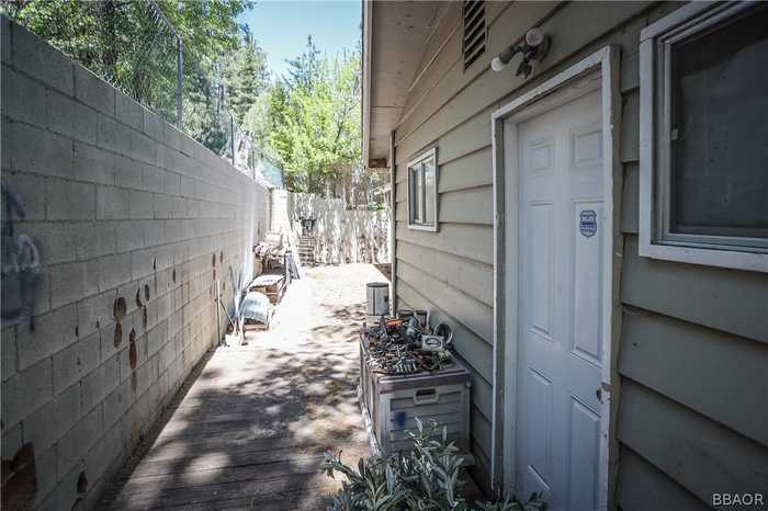 photo 8: 1138 Canyon Road, Fawnskin CA 92333