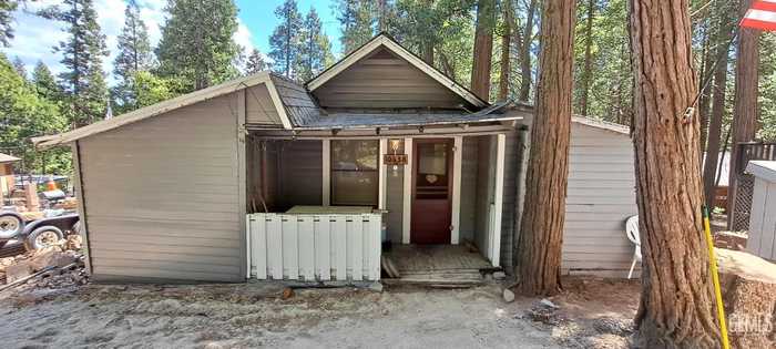 photo 1: 10638 Pine Drive, Wofford Heights CA 93285