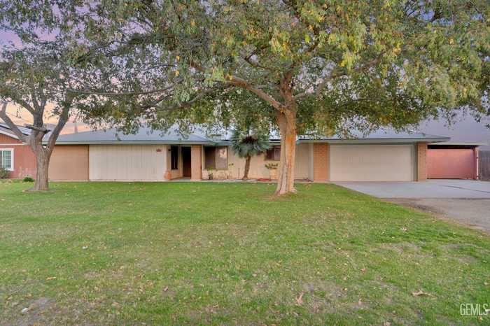 photo 1: 3000 Allen Road, Bakersfield CA 93314