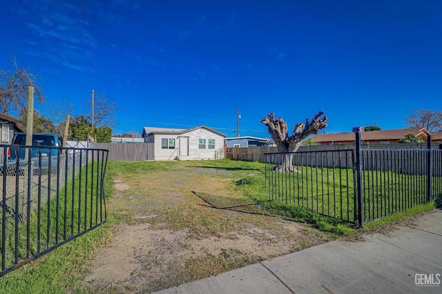 photo 3: 1858 Broadway Street, Wasco CA 93280