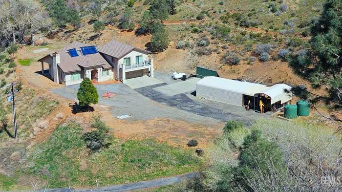 photo 1: 2301 Shadow Mountain Drive, Lake Isabella CA 93240