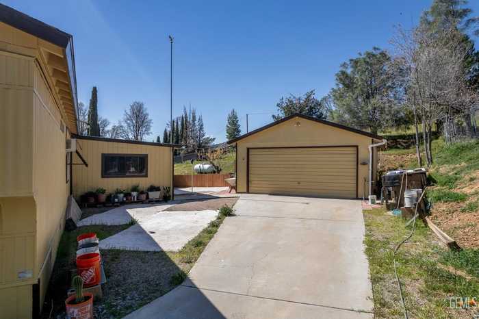 photo 2: 345 Woodland Drive, Wofford Heights CA 93285