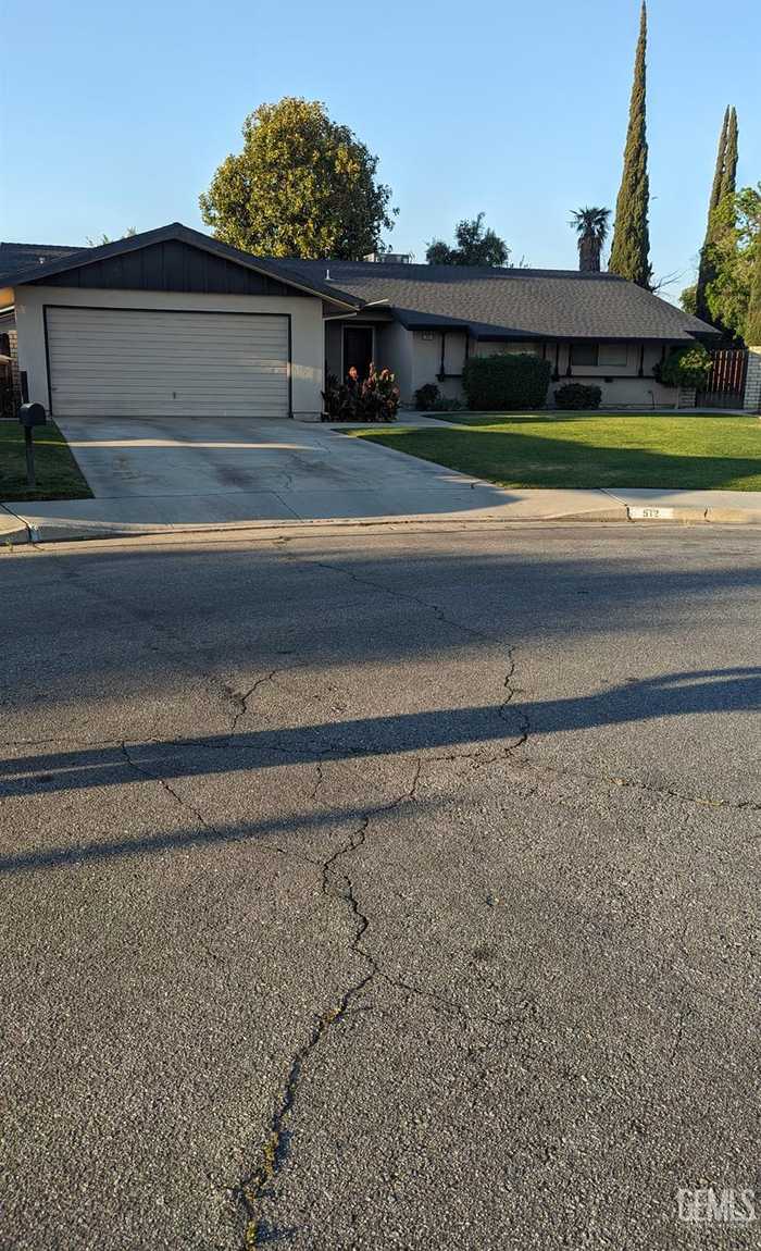 photo 2: 512 Friant Court, Bakersfield CA 93309