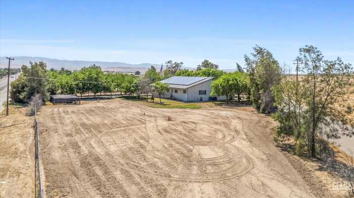 photo 1: 28106 Highway 119, Taft CA 93268