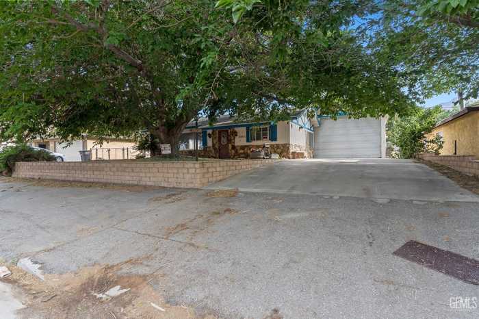 photo 1: 6604 Linda Avenue, Lake Isabella CA 93240