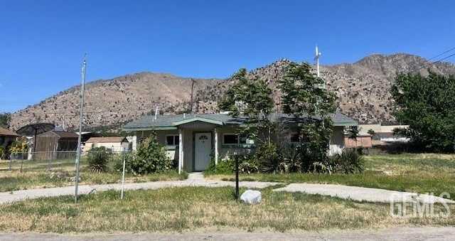 photo 1: 4120 Hatton Avenue, Lake Isabella CA 93240