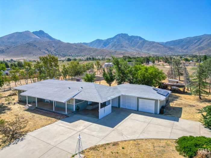 photo 1: 10100 Windmill Lane, Weldon CA 93283