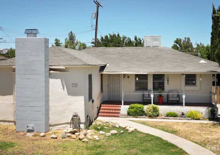 photo 1: 104 E Lucard Street, Taft CA 93268