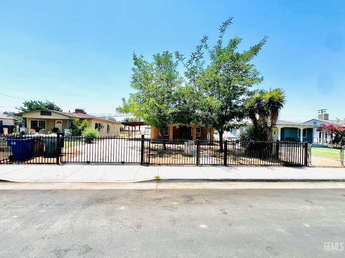 photo 1: 10924 Santa Rosa Avenue, Lamont CA 93241