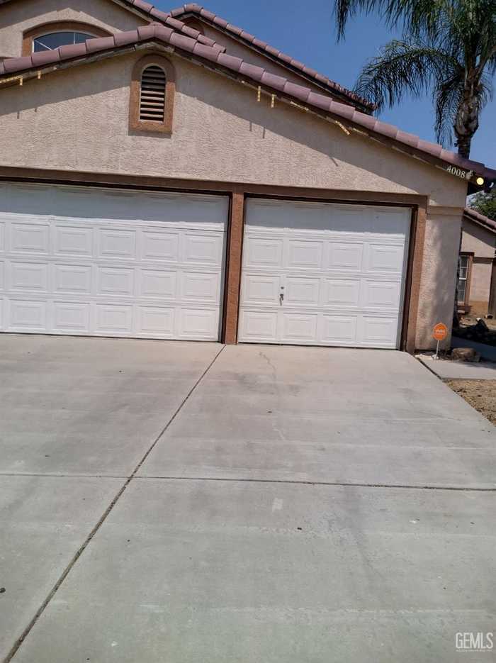 photo 2: 4008 Hidden rock Street, Bakersfield CA 93311