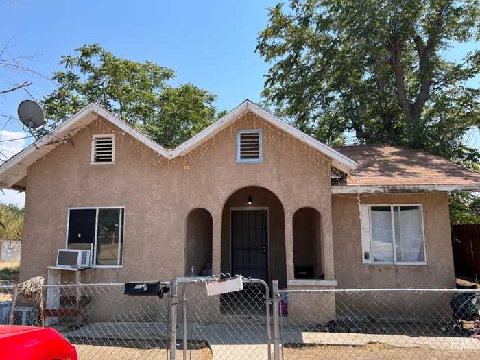 photo 1: 205 Crystal Street, Taft CA 93268