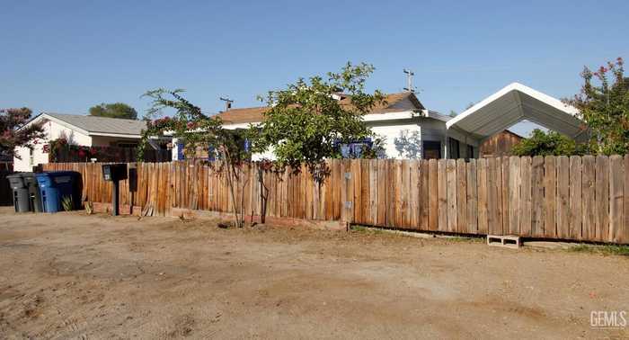 photo 1: 226 Olive Avenue, Taft CA 93268