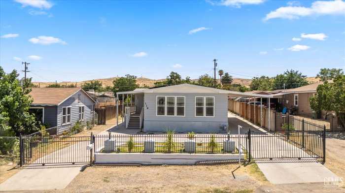 photo 2: 119 Pico Street, Taft CA 93268