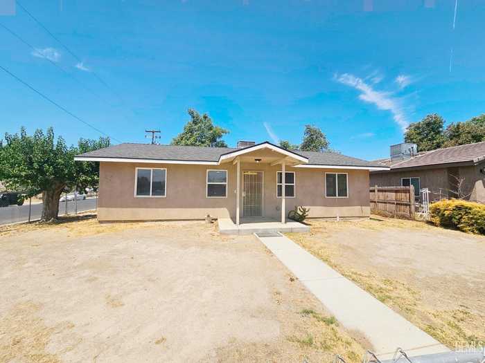 photo 1: 9816 Houston Avenue, Lamont CA 93241