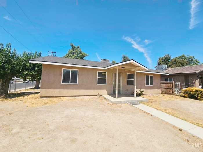 photo 2: 9816 Houston Avenue, Lamont CA 93241