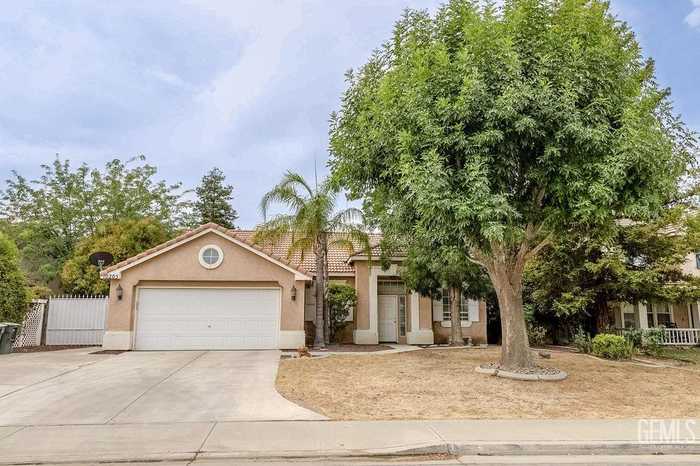 photo 1: 10205 Roehampton Avenue, Bakersfield CA 93312